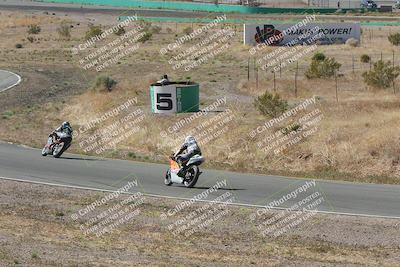 media/Apr-20-2025-AHRMA (Sun) [[393a79c373]]/Race/Group 11 early race/Turn 4b/